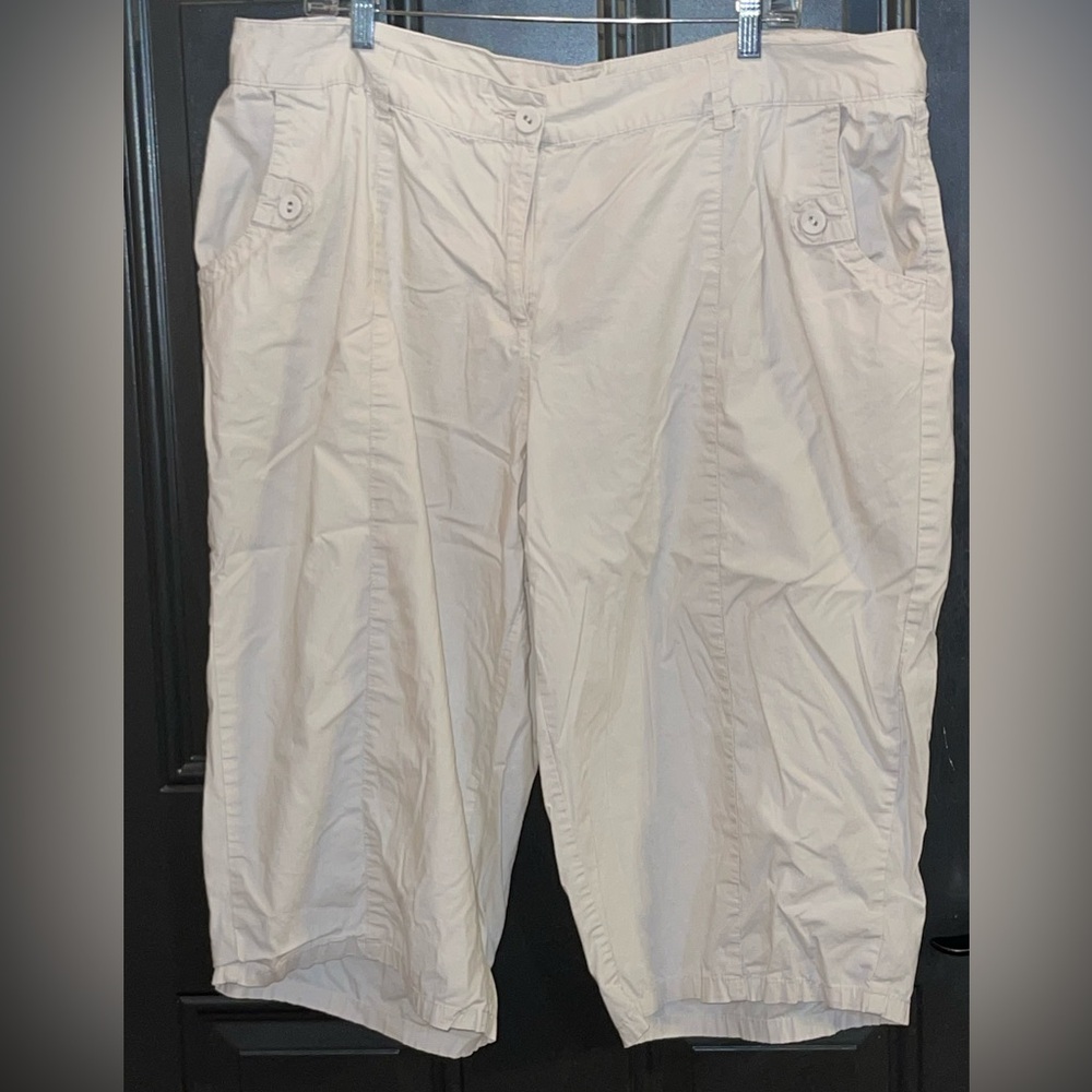 Cato’s capri - size 20W